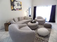 Spacious New Refurnished and Decorated 5-Bedrooms Mickey Mouse Pool House - مسبح