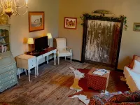 Gap Mercantile Cottage Hotels in Caddo Gap