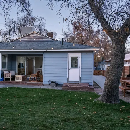 3 bedroom 2 bath private house,walkable to restaurants, shops, and breweries.