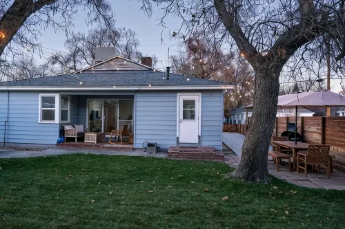 3 bedroom 2 bath private house,walkable to restaurants, shops, and breweries.