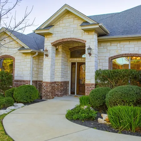 QUIET & SPACIOUS - Amiable Modern Home - Belton Oaks