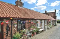 The Byre/Paddock - Sleeping 6 lounge/2 singles /double bed/double bed en suite - Wifi