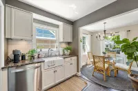 luxury bungalow-walk to Beaumont hospital - Homestays