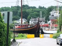 Walk To Downtown & Seaport!