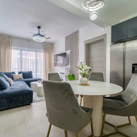 2-Level Retreat + Jacuzzi | Free Airport Transfer