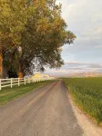 Lasater Ranch Bunkhouse- close to town & wineries!