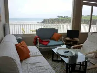 Sea and sand in large screan. - Wi-Fi
