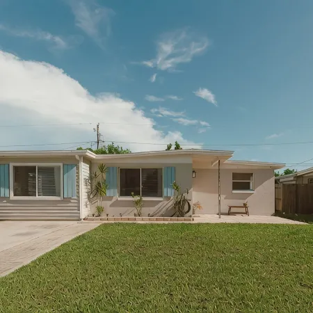 Boutique Largo Bungalow: Just mins to Gulf beaches! Beach gear provided!