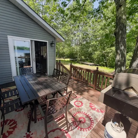 Sunrise Views Cabin with AC, Game Room & Bar