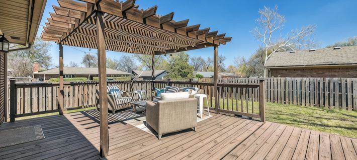 Golden Era Retreat-3 Miles to Expo-Fully-Fenced-Pet Friendly Hotels in Tulsa