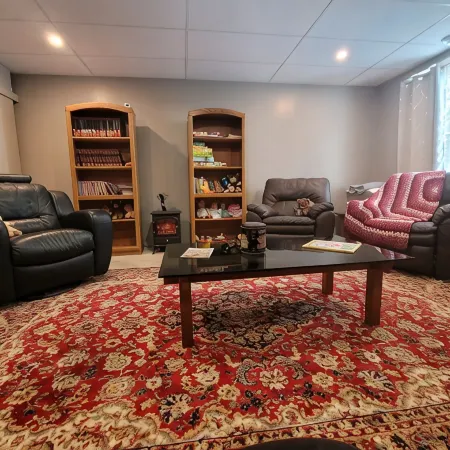 Spacious, Newly Refurbished Cozy Farmhouse on 100 acres