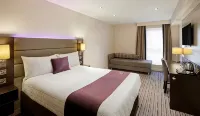 Premier Inn Penzance - parking