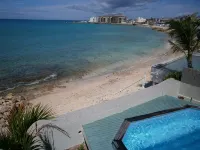 3 Br/3 Bath. Sint Maarten Direct Beachfront & Private Pool!  from 250/nt!!