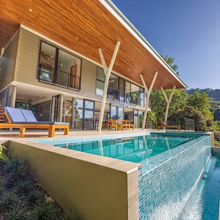 Tropical 4 Bedroom Luxury Home with Pool & Hot Tub