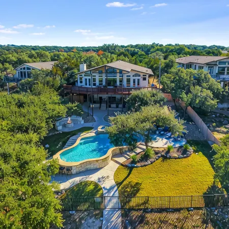 Lake Travis Waterfront Resort -  Deep Water Dock, Pool, Hot Tub & Pickleball