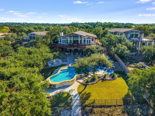 Lake Travis Waterfront Resort -  Deep Water Dock, Pool, Hot Tub & Pickleball - Private Pool