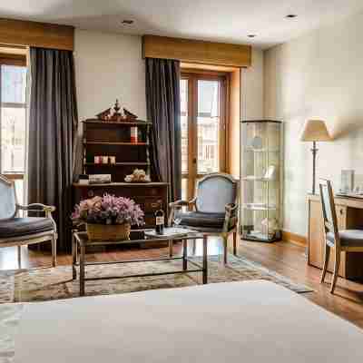 Gran Hotel la Perla Rooms
