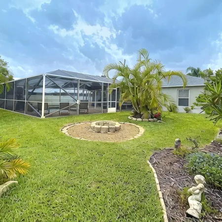 Newly Furnished, Solar Heated Pool, Game Room, 10 Mins from Beach