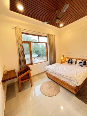 Tlo - the Life Outdoor, Bir Billing