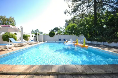 Fantastic Outdoor Area, Private Pool, Tennis Court & Golf Practice Facility - Villas