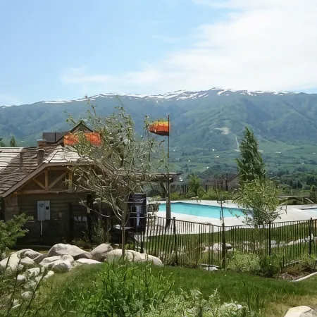 L@@K! Cozy Respite with Spectacular Mountain and Lake Views! Ski Utah