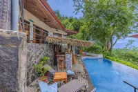 Pacifica- Spectacular Views, On-site Staff, Gated Community-Paved Road Access -  Holiday Villas