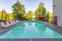 Walk to Downtown Gatlinburg - 4 minute walk - No Parking Hassles - Stunning View - Private Pools