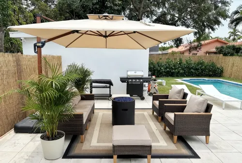 POOL- Sleeps 8- Mins to Calle 8 - SoBe - Brickell - مسبح خاص