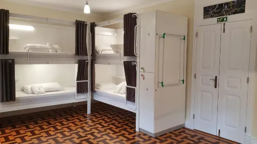 Bruma Hostel - Hostels