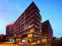 Coordinat Suits Hotels near Bornova Forum