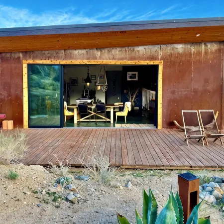East Wind, unique house with majestic views Отели в г. Лон Пайн