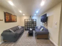 Modern Private Cottage Basement Unit - Wi-Fi
