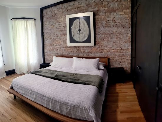 The Hyde Park Hide-A-Way is ready to welcome you with the comfort of home!
