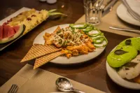 Hotel Abigail Goradia's - 朝食