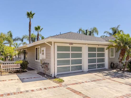 Luxe & Spacious Retreat - Steps to Beach Game Room