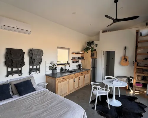 Serene cabin 3 with AC in charming Paradise valley with stunning views Hotels in Pray