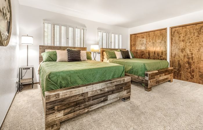 Country Lake Retreat. Special Rate. Book Now.