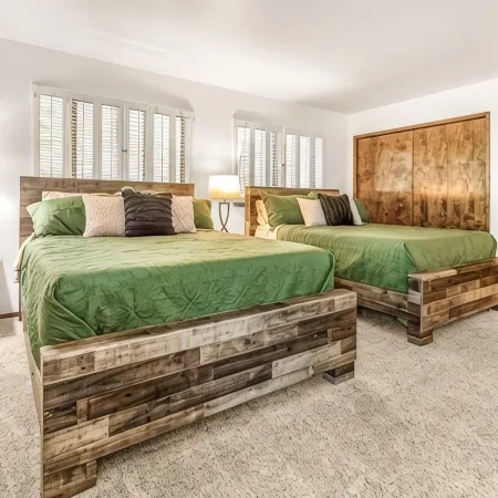 Country Lake Retreat. Special Rate. Book Now.