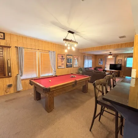 Private Hill Country Cabin by the Creek • Sleeps 10• Fire Pit & Pool Table