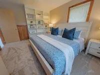 Mucky Duck + Soundfront + Duck NC + Sanderlin Community with Pool Hotels in Duck