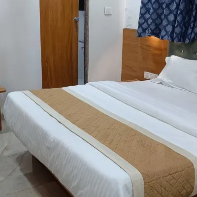 Hotel Shera inn Hotels near Paldi