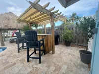 SC3 11th in Kcb. Old Charm 2-2 Private Pool&Dock, Tikis, Outdoor Bar & Grilled. - breakfast