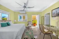Beachfront 4 Bedroom Luxury Villa with Pool, Chef, Butler - 4-Star