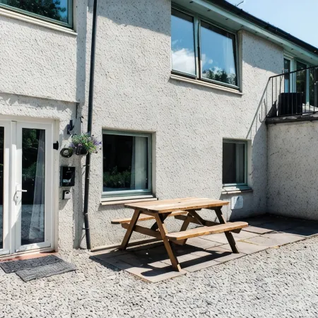 Stylish Garden Flat Near Loch Ness, Ideal for Families and Groups
