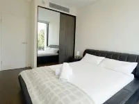 Olympic Park Stylish 2BR | Walk to stadium | Pool & Gym - Wifi