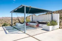Midcentury Oasis on 5 Private Acres Near Park - 4 estrellas