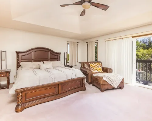 Home w/Hot Tub -Spacious, Quiet Neighborhood Near des Moines, IA. Hotels in Clive
