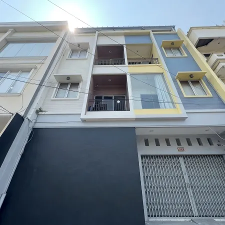Kamar Pluit Karang
