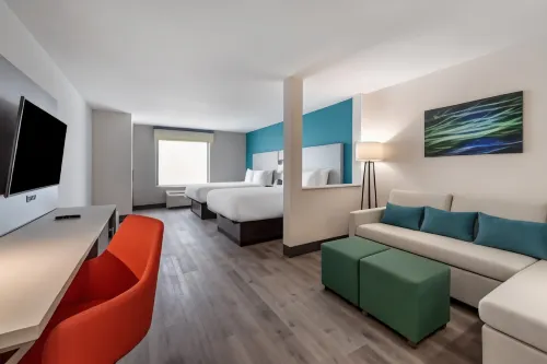 Comfort Suites Colorado Springs East - Medical Center Area - parking