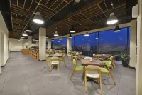Whiz Prime Hotel Khatib Sulaiman Padang - Desayuno